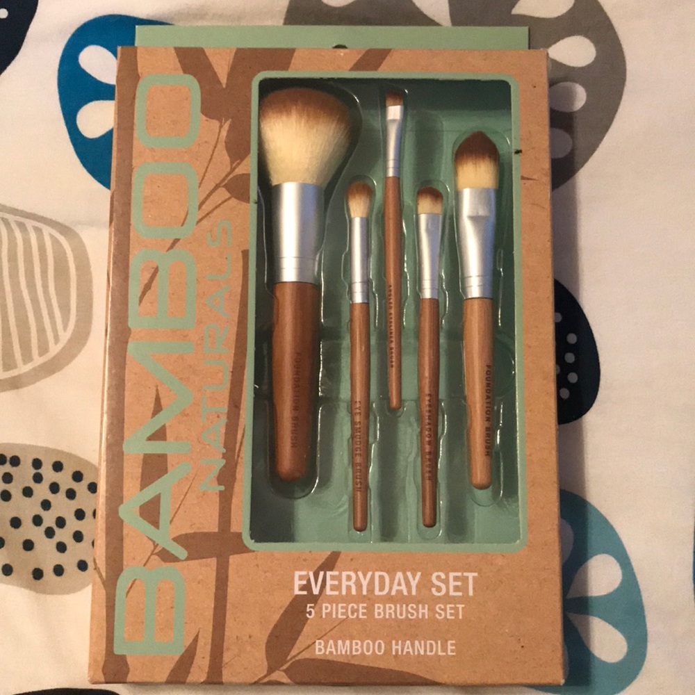 Makeup brushes